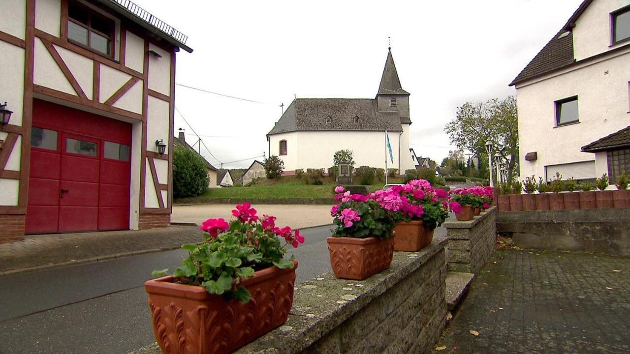 Holzfeld *
